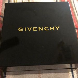 🖤 GIVENCHY MATCHING NECKLACE + EARRINGS 🖤